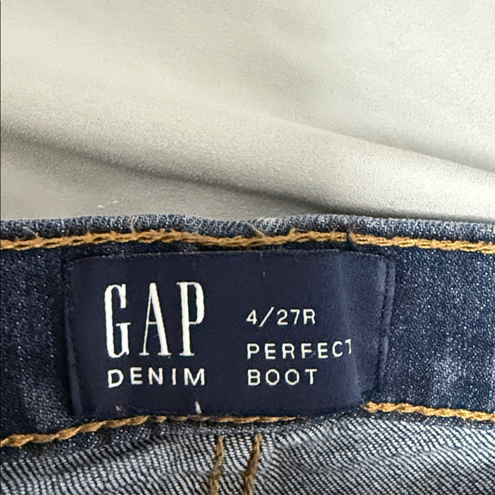 GAP perfect Boot Size 27 Regular Dark Blue Denim Jeans - Picture 2 of 4
